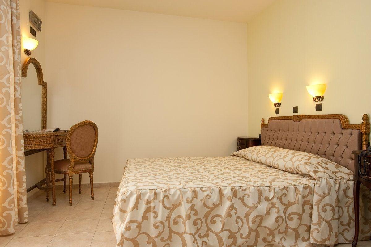 Dias Hotel & Apts Stalida Стая снимка