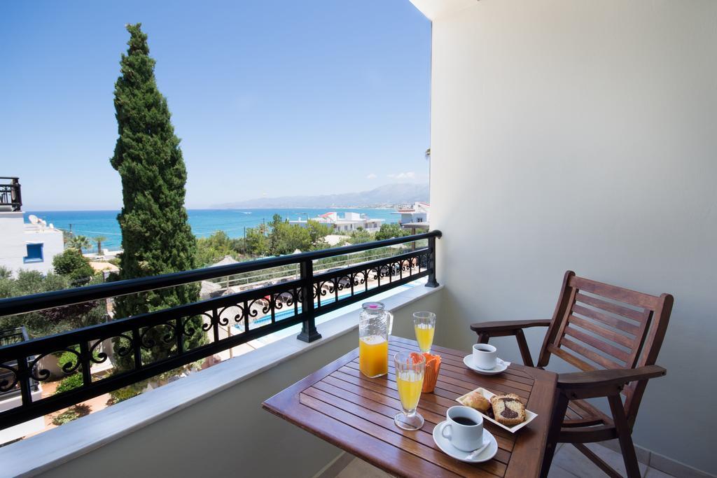 Dias Hotel & Apts Stalida Екстериор снимка
