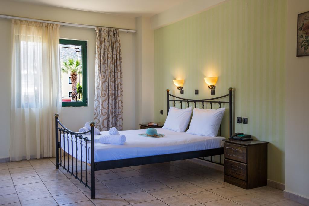 Dias Hotel & Apts Stalida Екстериор снимка