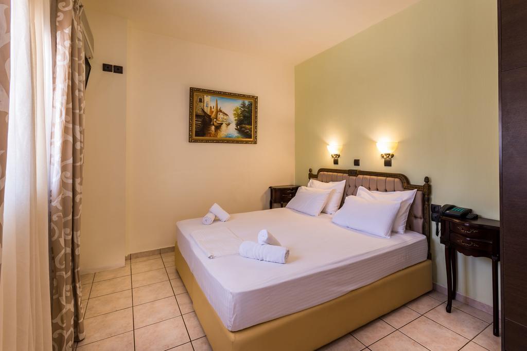 Dias Hotel & Apts Stalida Екстериор снимка