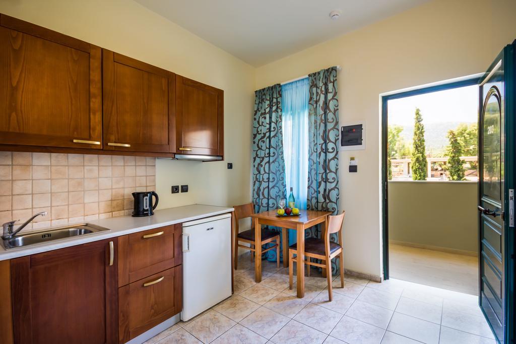 Dias Hotel & Apts Stalida Екстериор снимка