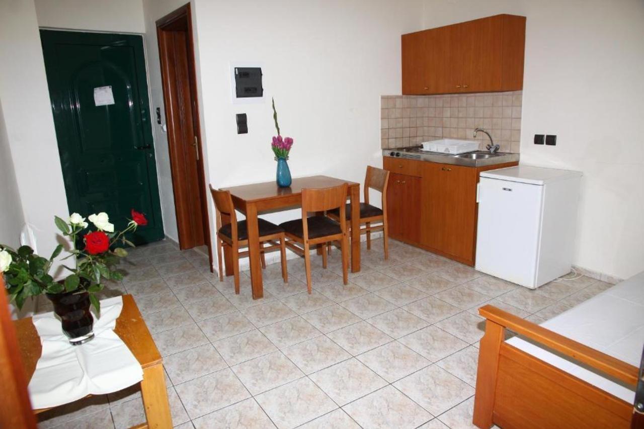 Dias Hotel & Apts Stalida Екстериор снимка